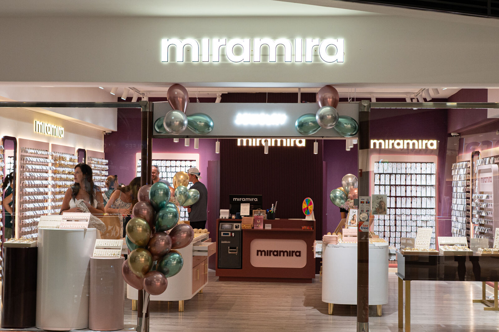Miramira store front